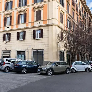 Linnea Centro A Roma