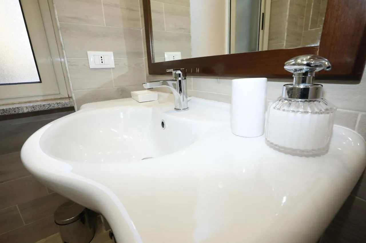 Bed & Breakfast Unique Luxury Apartment And Rooms Rome Italy