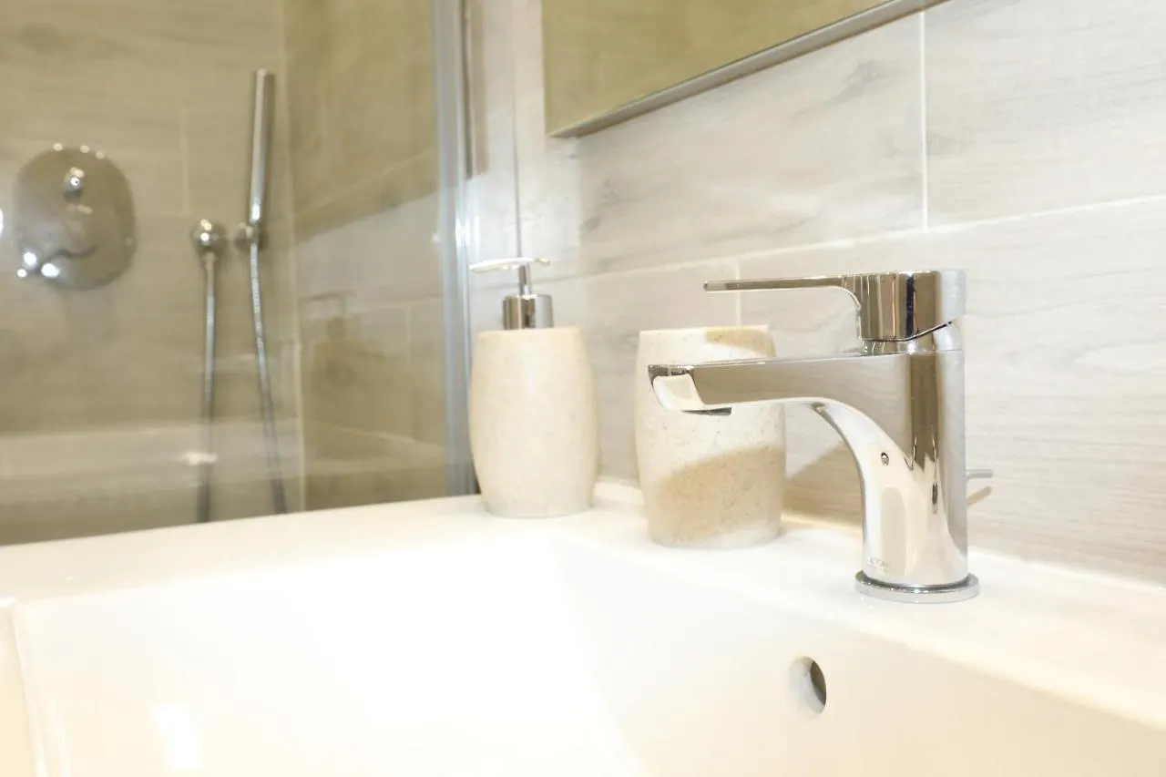 Unique Luxury Apartment And Rooms Rome Bed & Breakfast
